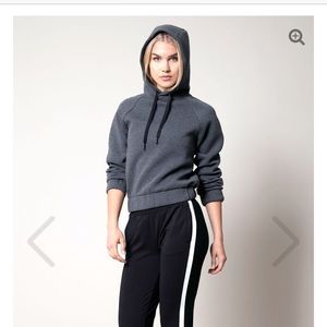 🎁🎄WINTER SALE❄️☃️ NWOT Mondetta Active hoodie